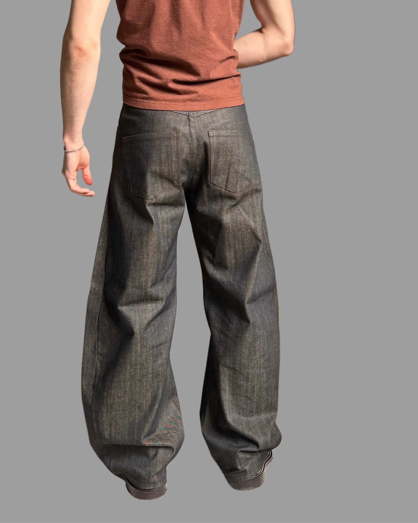Banana-Shape Jeans